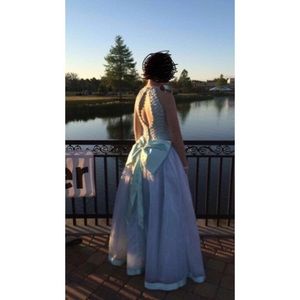 Vintage Lace Pearl Tulle Prom/Formal Dress
